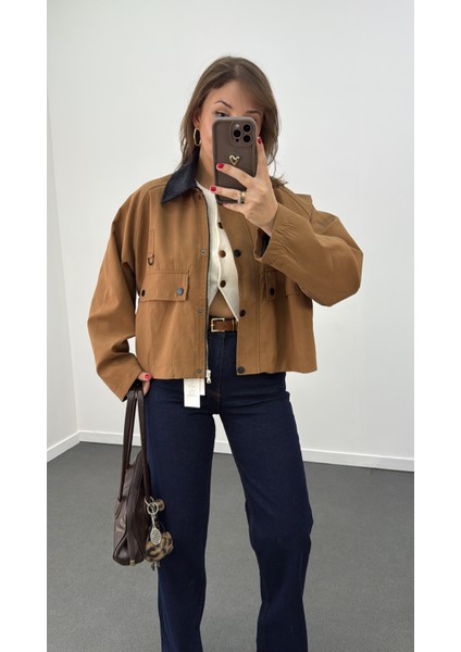 Michelle Süet Görünümlü Kadife Yaka Kısa Trenç modelleri