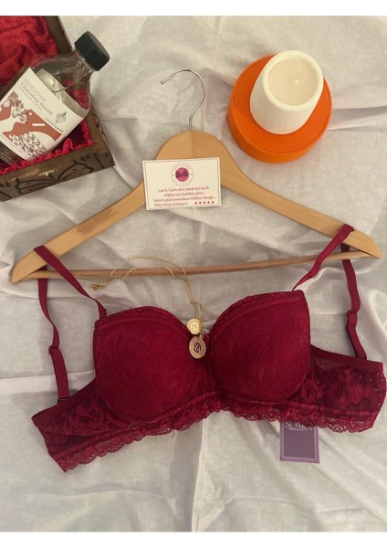 Dolgulu Dantel Işlemeli Sütyen