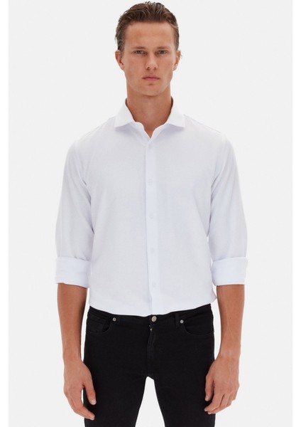 Slim Fit Beyaz Italyan Yaka Armürlü Uzun Kollu Kolay Ütülenebilir Nefes Alan Dört Mevsim Gömlek 2HF02ORT3185 fiyatları