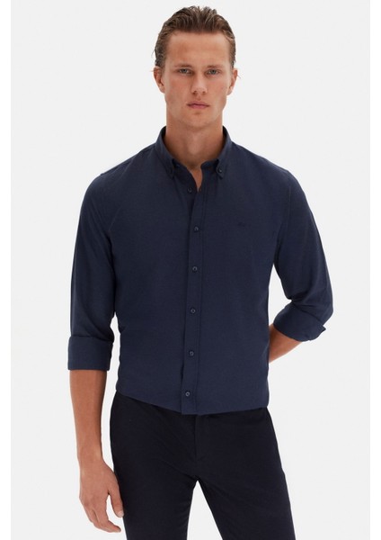 Slim Fit Lacivert Oxford Düğmeli Yaka Kolay Ütülenebilir Nakış Detaylı Pamuklu Gömlek 4HC02ORT03265 fırsatları