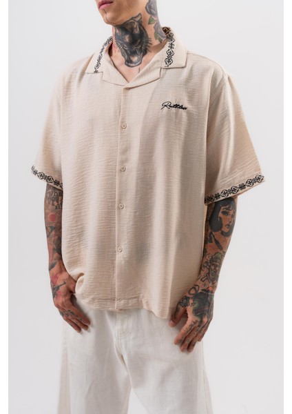 Erkek Ruthless Nakışlı Oversize Gömlek Bej fırsatları