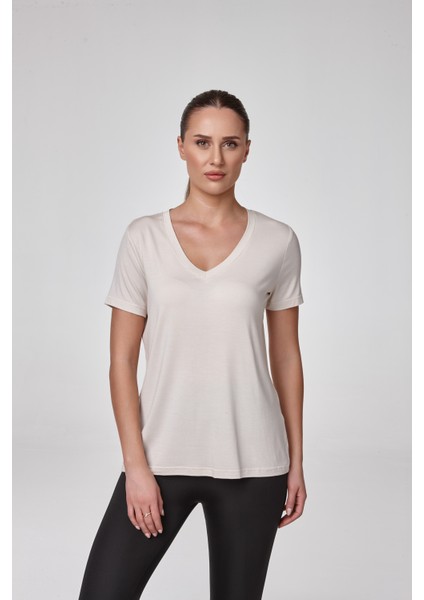Kadın Kısa Kollu Derin V Yaka T-Shirt Bluz