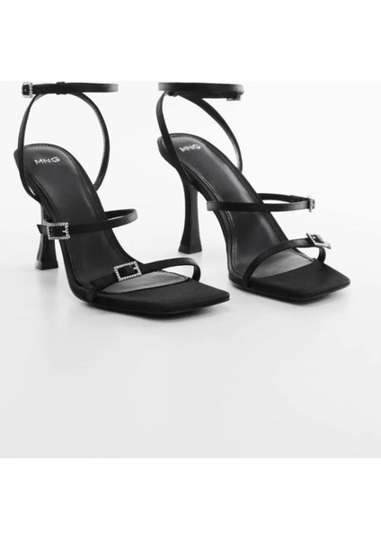 Stras Tokalı Topuklu Ayakkabı