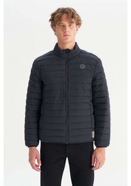 Regular Fit Normal Kesim Dik Yaka Cepli Şişme Mont