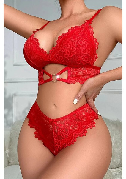 Kadın Kırmızı Lastik Detaylı Çapraz Dantel Kalp Tokalı Iç Çamaşır Takımı