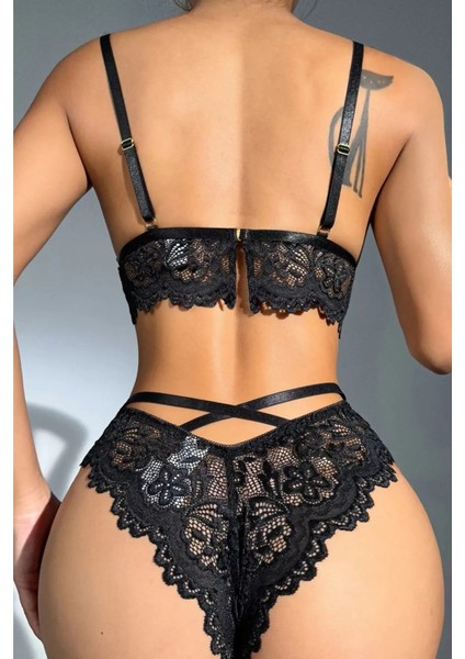 Kadın Siyah Lastik Detaylı Çapraz Dantel Kalp Tokalı Iç Çamaşır Takımı