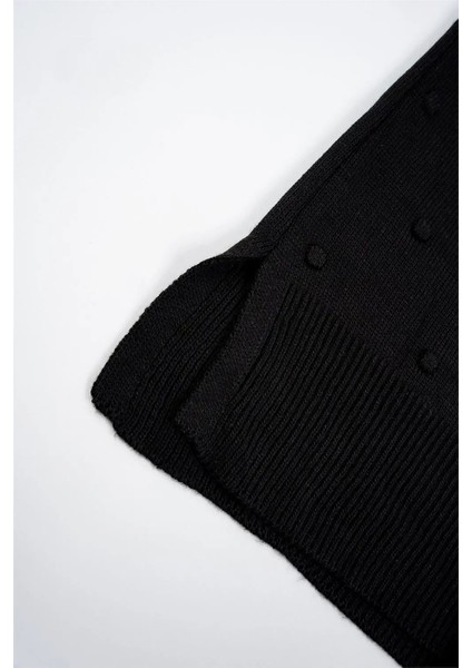 Kadın Siyah Boğazlı Kabartma Noktalı Uzun Kollu Triko Elbise