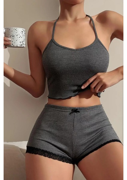 Kadın Gri Renk Kaşkorse Sırt ve Bacak Kısmı Dantel Detaylı Şortlu Gecelik Takım