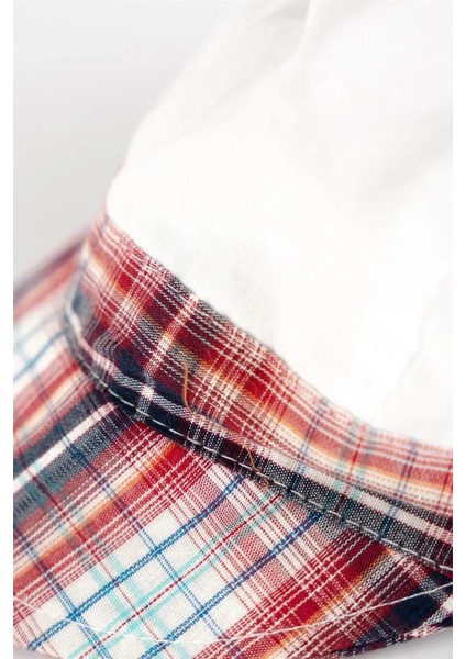 Erkek Çocuk Beyaz Kamyon Süren Zürafa Detaylı Şapka