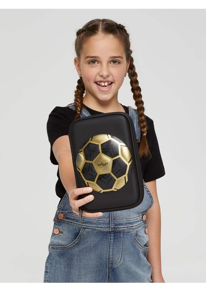 Orjinal Score Hardtop Futbol Kabartmalı Kalem Kutusu fırsatları