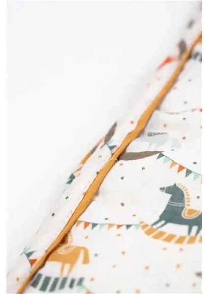 Bebek Krem At Desenli Alt Temizleme Örtüsü