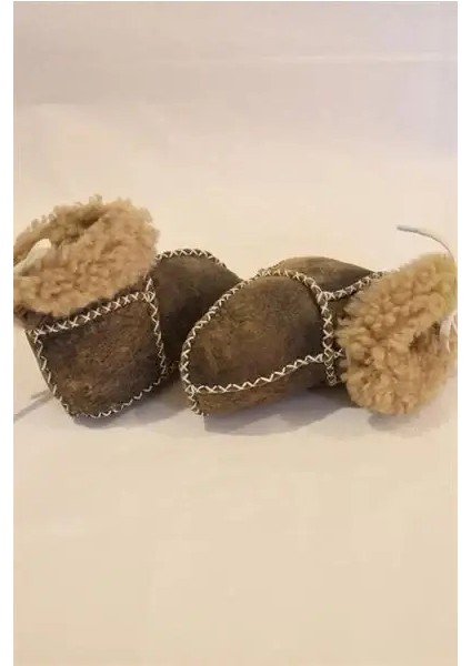 Bebek Gri Arkadan Bağcıklı Bot Tipi Kuzu Derisi Patik indirimleri