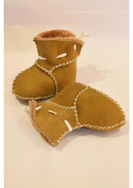 Bebek Sarı Arkadan Bağcıklı Bot Tipi Kuzu Derisi Patik
