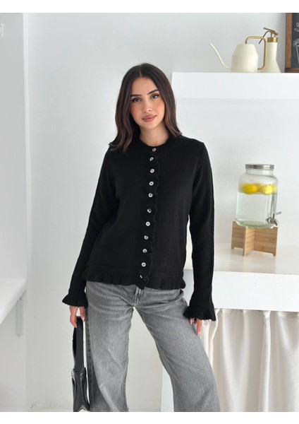 Önü Fırfır Detaylı Uzun Kollu Düğmeli Hırka