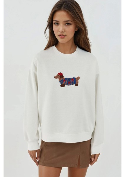 Kadın Büyük Boy Yuvarlak Yaka İşlemeli Sweatshirt Natural