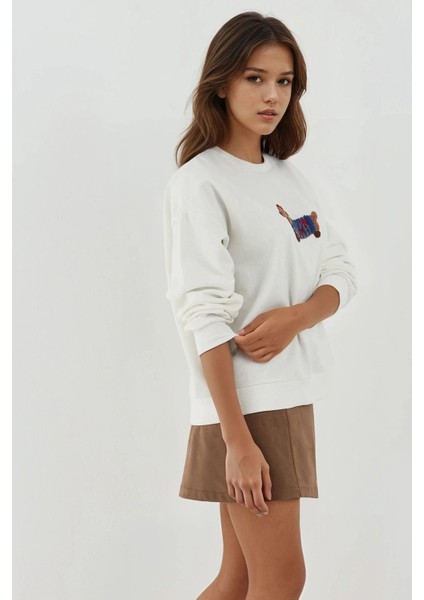 Kadın Büyük Boy Yuvarlak Yaka İşlemeli Sweatshirt Natural