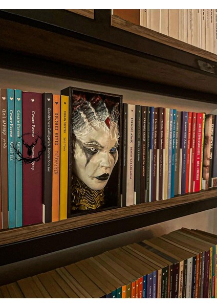 Hayatvesanat Lilith / Kitaplık Figürü / Kitap Tutucu fiyatları