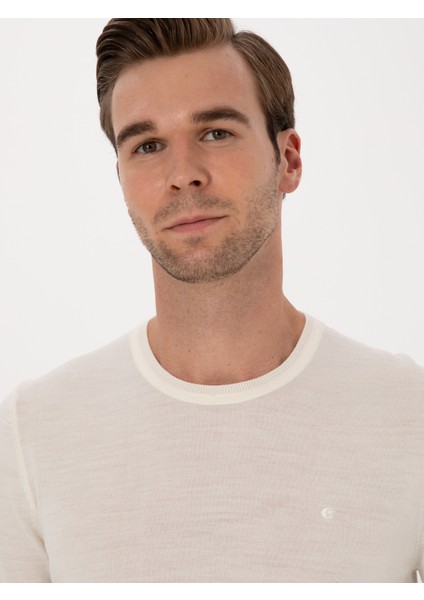 Erkek Beyaz Slim Fit Yün Karışımlı Bisiklet Yaka Basic Triko Kazak 50315266-VR013