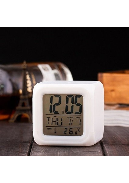 Renk Değiştiren Alarmlı Dijital Küp Saat