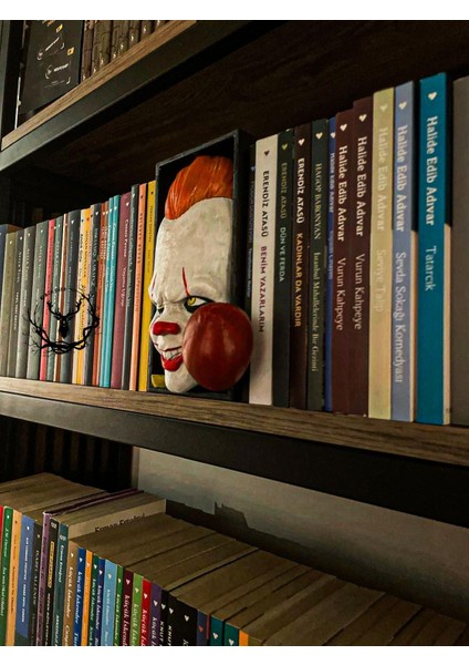 Hayatvesanat It / Pennywise / Kitaplık Figürü / Kitap Tutucu modelleri