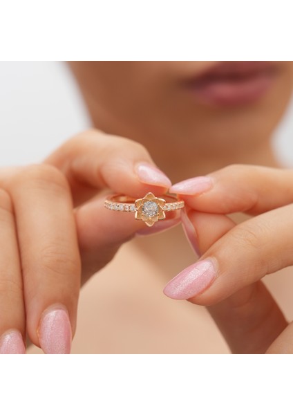 925 Ayar Rose Gold Kaplama Zirkon Taşlı Lotus Çiçeği Gümüş Yüzük fiyatları
