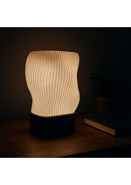 Modern Tasarımlı LED Masa Lambası – Dalga Formlu Minimalist Işık Modern Dalga Formlu LED Masa Lambası - Minimalist ve Dekoratif Işık