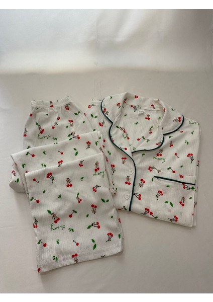 Kiraz Desenli Kadın Pijama Takımı fırsatları