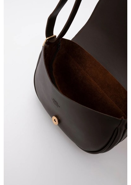 Kilit Detaylı Suni Deri Tek Bölmeli Çıtçıtlı Şık ve Ergonomik Kol ve Omuz Çantası Zarif