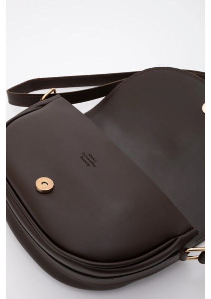 Kilit Detaylı Suni Deri Tek Bölmeli Çıtçıtlı Şık ve Ergonomik Kol ve Omuz Çantası Zarif