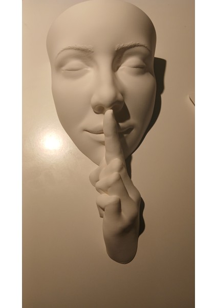 Sessizlik Kadın Duvar Saksısı – Yüz ve El Figürlü Dekoratif Saksı 25 cm fiyatları