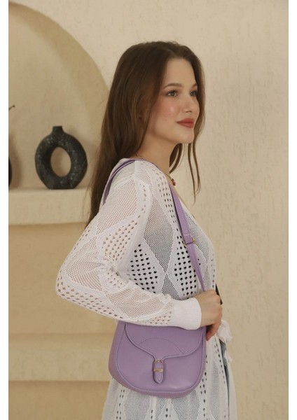 Ayarlanabilir Askılı Sade ve Şık ve Ergonomik Çıtçıt Kapatmalı Çapraz Omuz Çantası modelleri