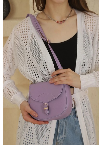 Ayarlanabilir Askılı Sade ve Şık ve Ergonomik Çıtçıt Kapatmalı Çapraz Omuz Çantası indirimleri