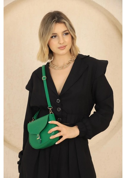 Ayarlanabilir Askılı Sade ve Şık ve Ergonomik Çıtçıt Kapatmalı Çapraz Omuz Çantası modelleri