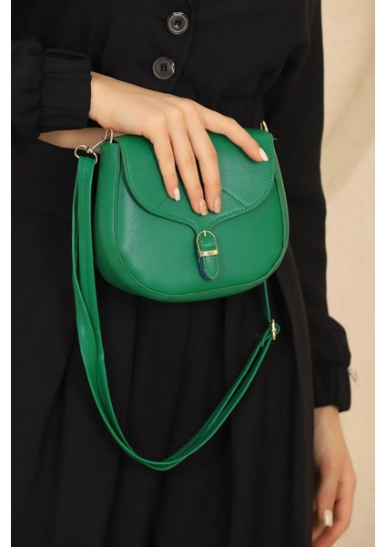 Ayarlanabilir Askılı Sade ve Şık ve Ergonomik Çıtçıt Kapatmalı Çapraz Omuz Çantası indirimleri