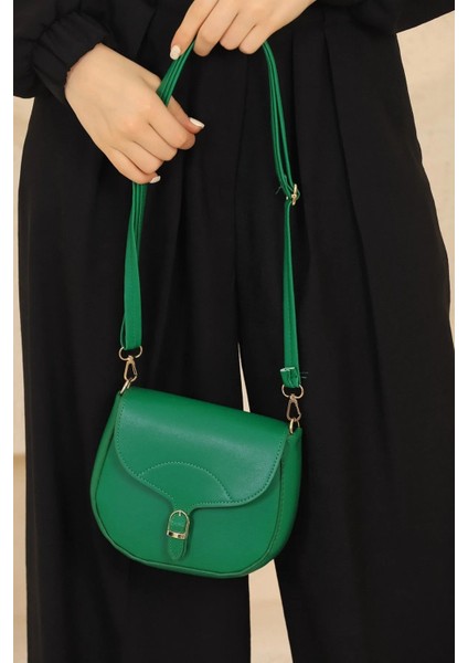 Ayarlanabilir Askılı Sade ve Şık ve Ergonomik Çıtçıt Kapatmalı Çapraz Omuz Çantası