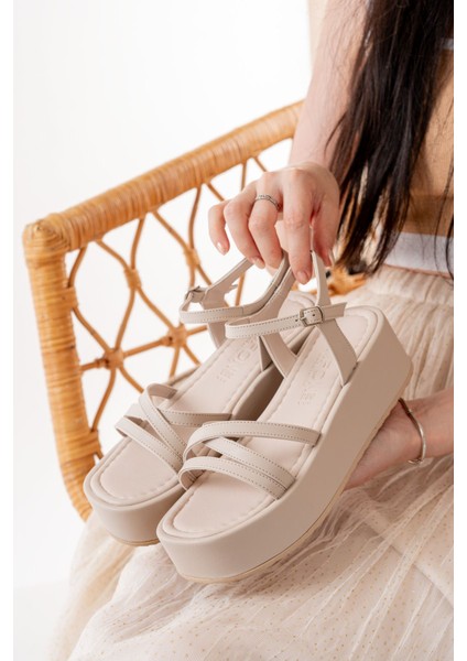 861-1016 Bej Dolgu Kadın Sandalet fırsatları