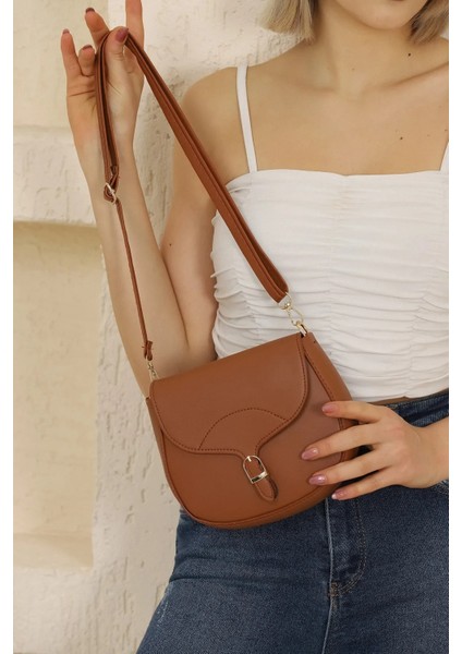 Ayarlanabilir Askılı Sade ve Şık ve Ergonomik Çıtçıt Kapatmalı Çapraz Omuz Çantası fiyatları