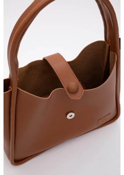 Deri Düğme Detaylı Çıtçıtlı Makyaj Çantalı Şık ve Ergonomik Kol ve Omuz Çantası