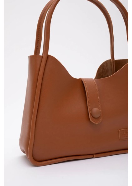 Deri Düğme Detaylı Çıtçıtlı Makyaj Çantalı Şık ve Ergonomik Kol ve Omuz Çantası