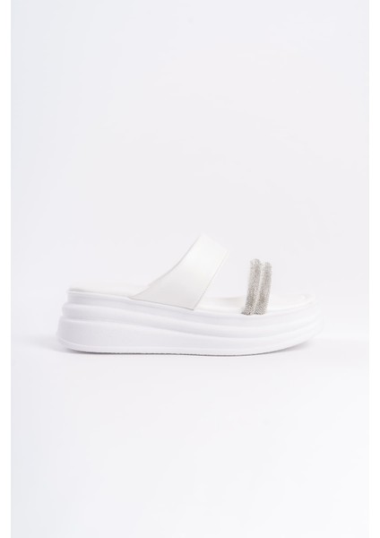 Sarah Düz Topuklu Taşlı Şeritli Kalın ve Ortopedik Taban Kadın Terlik Cbt - Beyaz