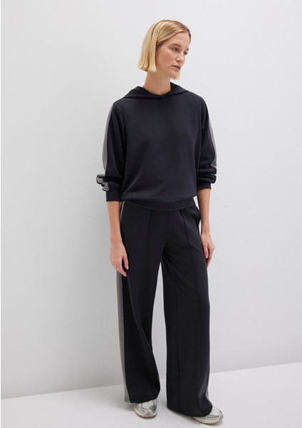 Şerit Detaylı Kapüşonlu Siyah Sweatshirt 1S10443-900 fırsatları