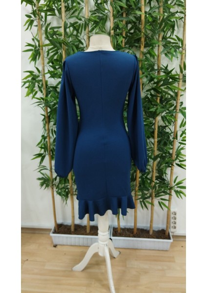 Eyesof Kadın Uzun Kollu Bisiklet Yaka Önden Volanlı Ithal Krep Elbise