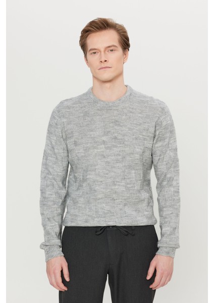 Standart Fit Normal Kesim Bisiklet Yaka Jakarlı Triko Kazak modelleri