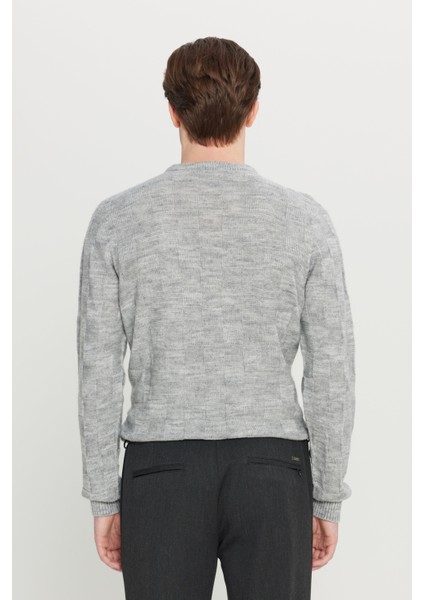 Standart Fit Normal Kesim Bisiklet Yaka Jakarlı Triko Kazak indirimleri