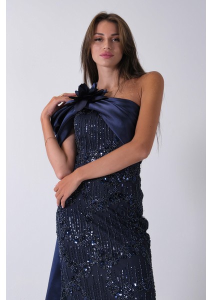 Lacivert Çiçek Detaylı Pul Boncuk Işlemeli Kuyruklu Abiye 9705650.02