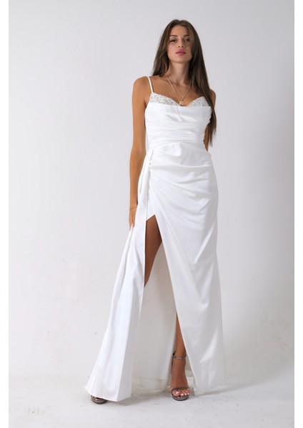 Beyaz Göğüs Taşlı Işıltı Detaylı Yırtmaçlı Saten Abiye Elbise 0801027.15 modelleri