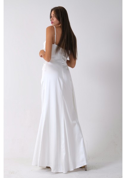 Beyaz Göğüs Taşlı Işıltı Detaylı Yırtmaçlı Saten Abiye Elbise 0801027.15 indirimleri