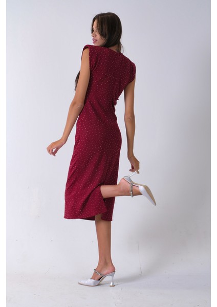 Bordo Büzgülü Üzeri Taş Detaylı Elbise 03050336.04 indirimleri