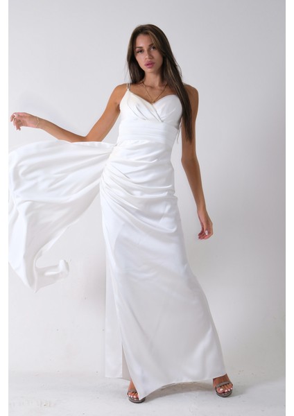 Beyaz Gümüş Askı Detaylı Yırtmaçlı Straplez Abiye 0801023.15 fiyatları