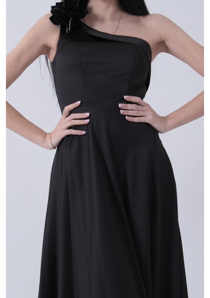 Siyah Omuz Çiçek ve Taşlı Tek Omuz Abiye 0801010.01